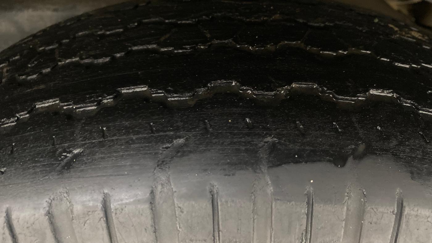 2015 Mahindra TUV300 T8, Diesel, Manual, 96,355 km, Left Rear Tyre Tread