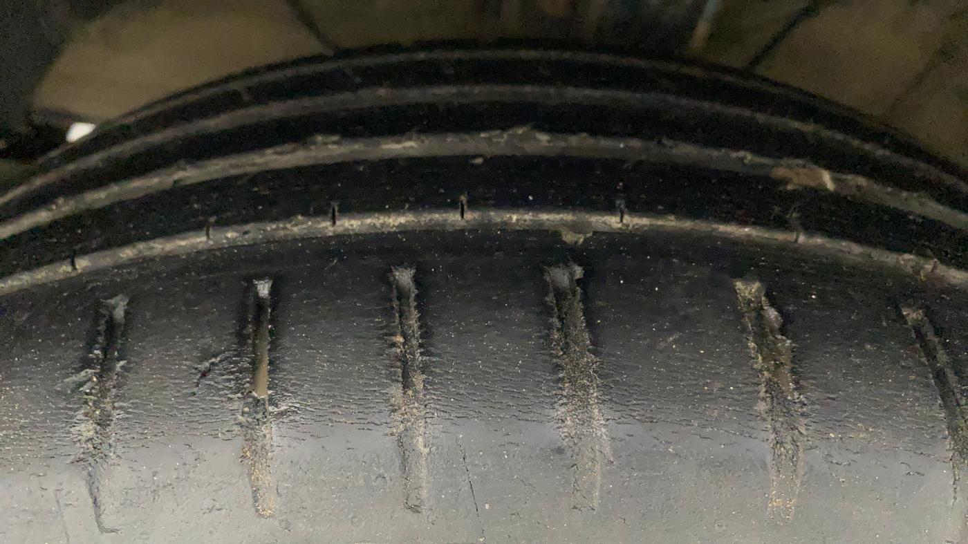 2019 Toyota Glanza V CVT, Petrol, Automatic, 38,278 km, Left Front Tyre Tread