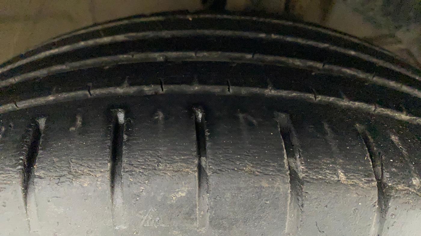 2019 Toyota Glanza V CVT, Petrol, Automatic, 38,278 km, Right Front Tyre Tread