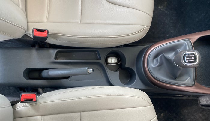 2022 Hyundai AURA SX 1.2, Petrol, Manual, 51,185 km, Gear Lever