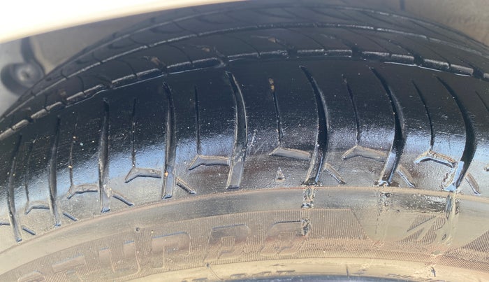 2022 Hyundai AURA SX 1.2, Petrol, Manual, 51,185 km, Right Rear Tyre Tread