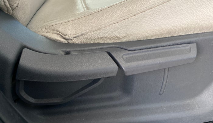 2022 Hyundai AURA SX 1.2, Petrol, Manual, 51,185 km, Driver Side Adjustment Panel