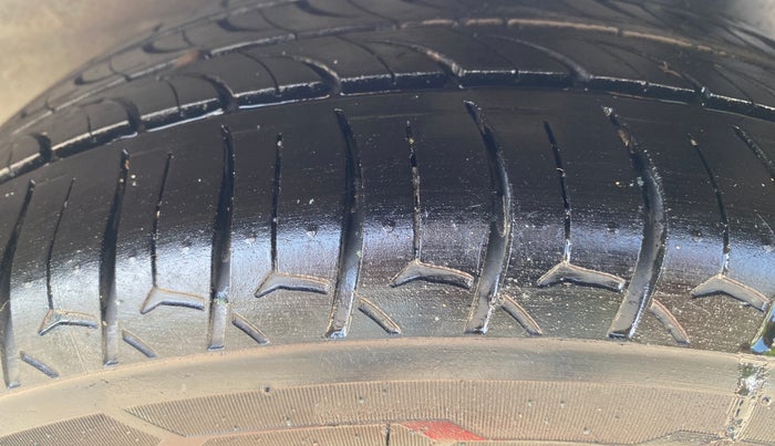 2022 Hyundai AURA SX 1.2, Petrol, Manual, 51,185 km, Left Rear Tyre Tread