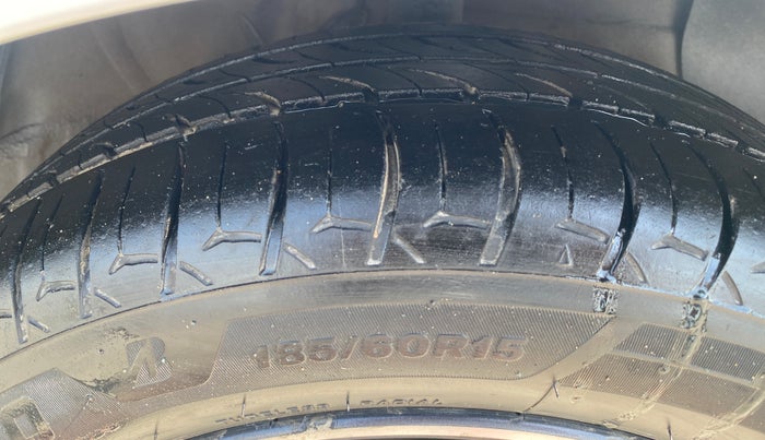 2022 Hyundai AURA SX 1.2, Petrol, Manual, 51,185 km, Right Front Tyre Tread