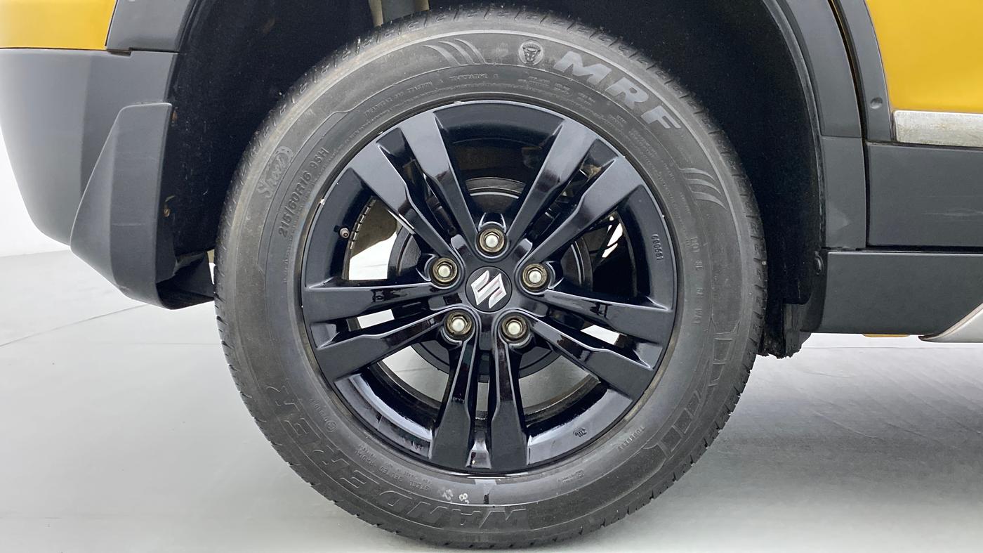 2019 Maruti Vitara Brezza ZDI+ DUAL TONE AMT, Diesel, Automatic, 37,597 km, Right Rear Wheel