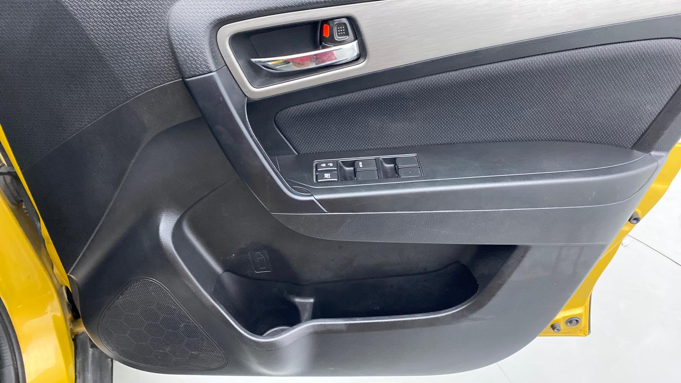 2019 Maruti Vitara Brezza ZDI+ DUAL TONE AMT, Diesel, Automatic, 37,597 km, Driver Side Door Panels Control