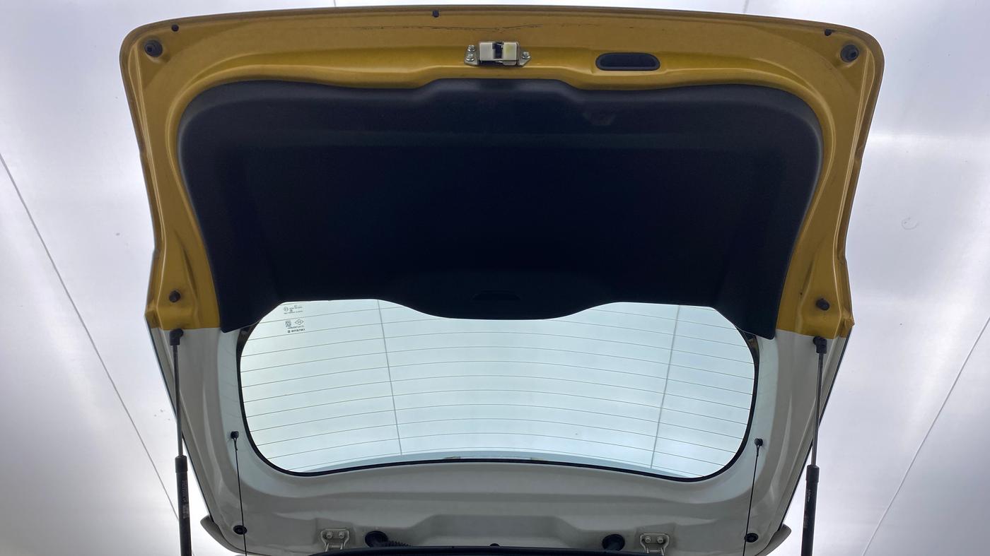 2019 Maruti Vitara Brezza ZDI+ DUAL TONE AMT, Diesel, Automatic, 37,597 km, Boot Door Open