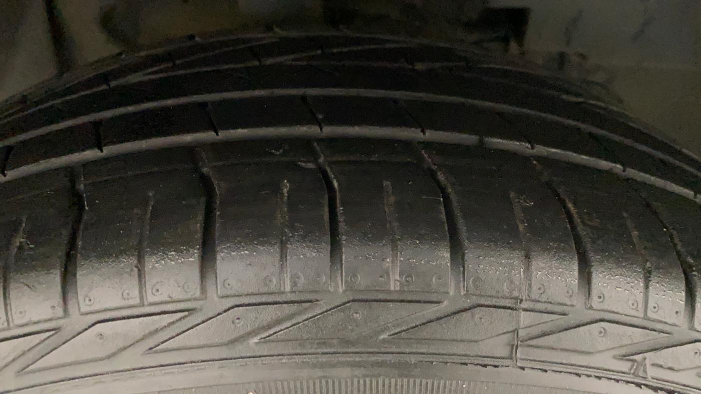 2021 Tata NEXON XZA PLUS SUNROOF PETROL, Petrol, Automatic, 35,445 km, Right Front Tyre Tread