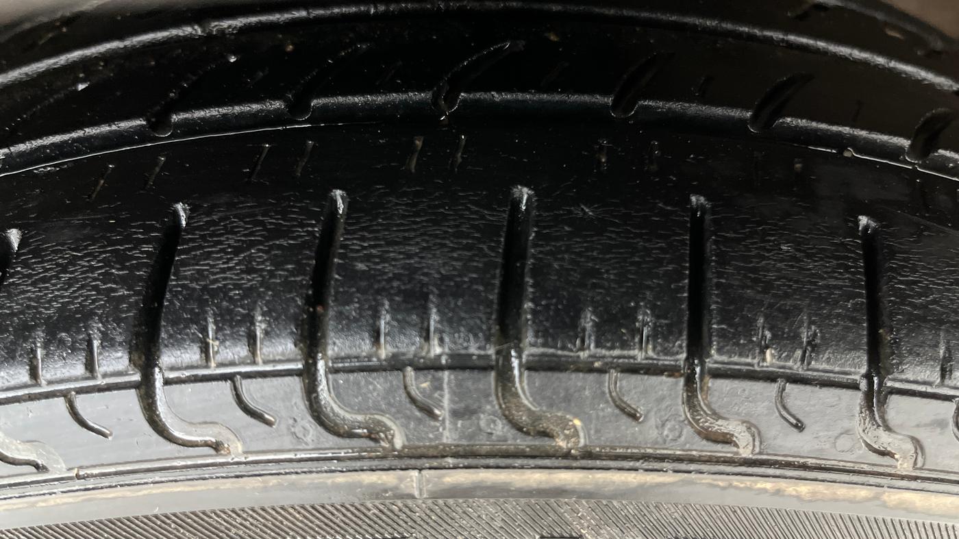 2020 Renault Kwid CLIMBER 1.0 AMT (O), CNG, Automatic, 72,002 km, Right Front Tyre Tread