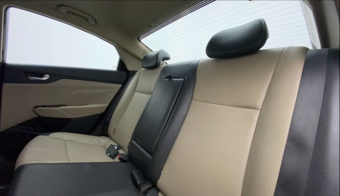 2019 Hyundai Verna 1.6 CRDI SX (O) AT, Diesel, Automatic, 59,987 km, Right Side Rear Door Cabin