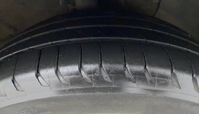 2019 Hyundai Verna 1.6 CRDI SX (O) AT, Diesel, Automatic, 59,987 km, Right Front Tyre Tread