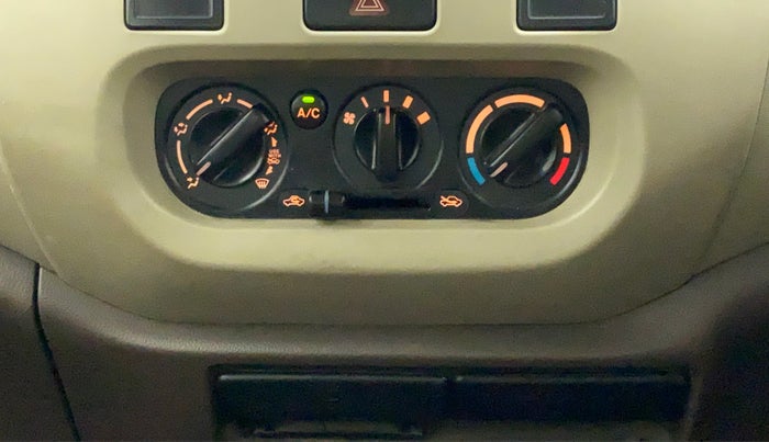 2010 Maruti Zen Estilo LXI, Petrol, Manual, 17,890 km, AC Unit - Directional switch has minor damage
