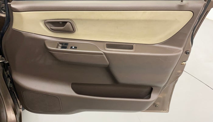 2010 Maruti Zen Estilo LXI, Petrol, Manual, 17,890 km, Driver Side Door Panels Control