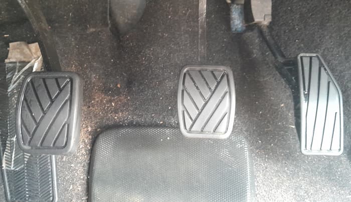 2022 Maruti Baleno DELTA PETROL 1.2, Petrol, Manual, 64,738 km, Pedals