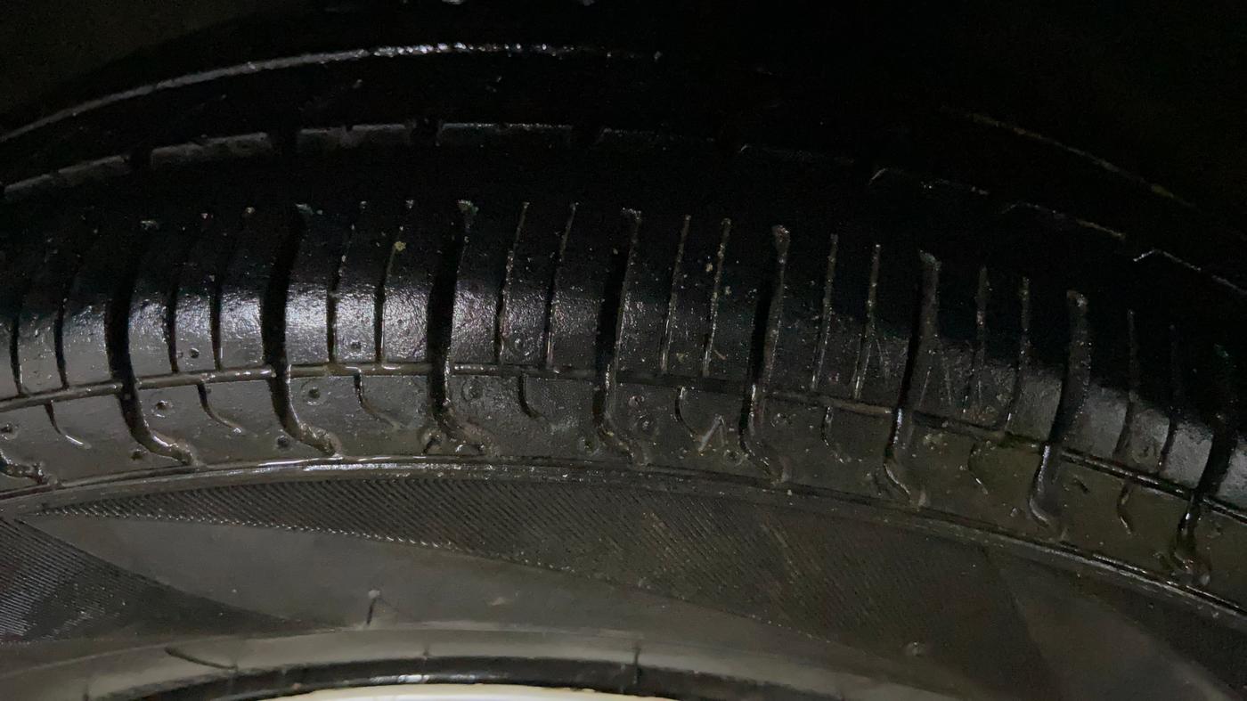 2020 Maruti Alto VXI, Petrol, Manual, 49,616 km, Left Front Tyre Tread