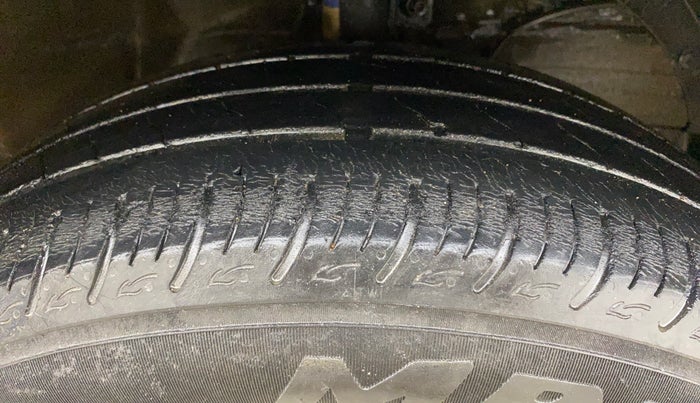 2021 Maruti Ertiga VXI SHVS, Petrol, Manual, 93,959 km, Right Front Tyre Tread