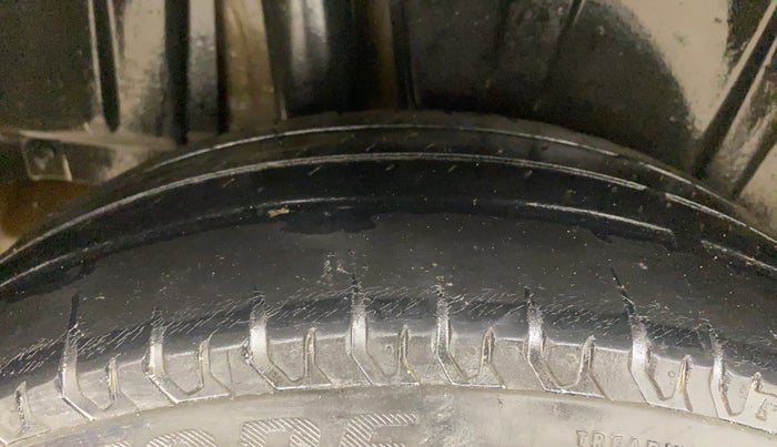 2021 Maruti Ertiga VXI SHVS, Petrol, Manual, 93,959 km, Right Rear Tyre Tread