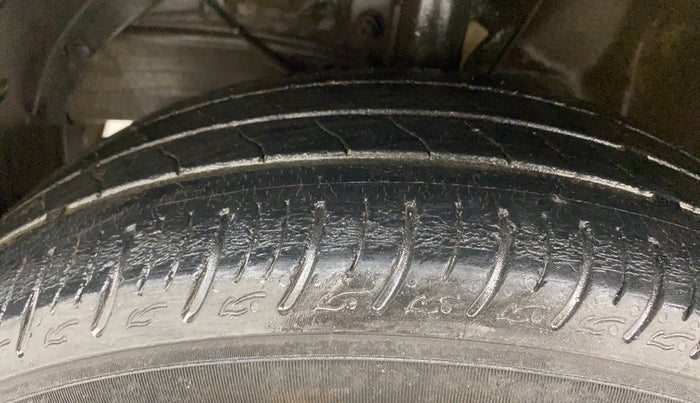 2021 Maruti Ertiga VXI SHVS, Petrol, Manual, 93,959 km, Left Front Tyre Tread