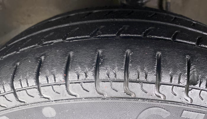2019 Maruti Alto 800 LXI, Petrol, Manual, 14,519 km, Left Front Tyre Tread