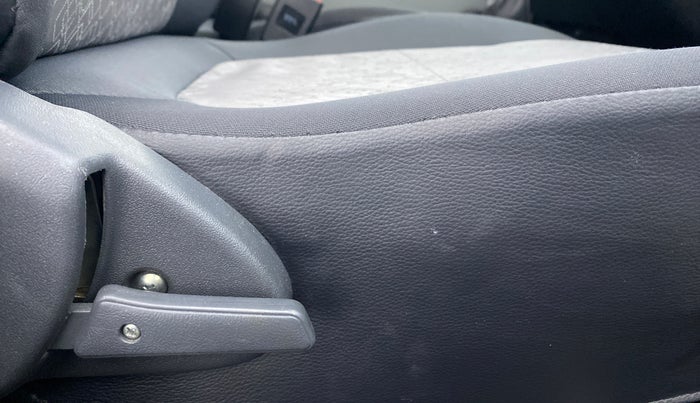 2019 Maruti Alto 800 LXI, Petrol, Manual, 14,519 km, Driver Side Adjustment Panel