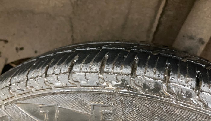 2019 Renault Kwid RXL, Petrol, Manual, 27,315 km, Left Rear Tyre Tread