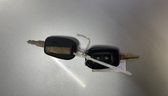 2019 Renault Kwid RXL, Petrol, Manual, 27,315 km, Key Close Up