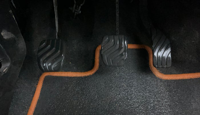 2019 Renault Kwid RXL, Petrol, Manual, 27,315 km, Pedals