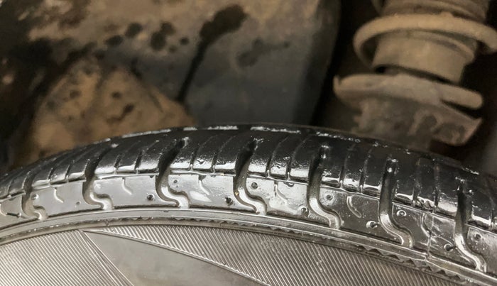 2019 Renault Kwid RXL, Petrol, Manual, 27,315 km, Right Front Tyre Tread