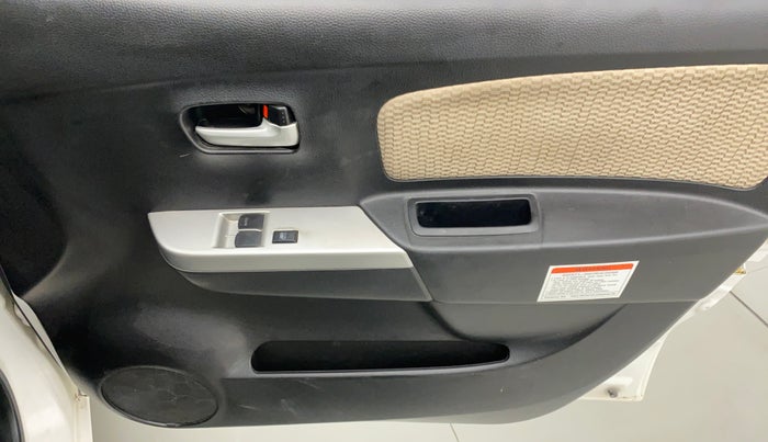 2017 Maruti Wagon R 1.0 LXI CNG (O), CNG, Manual, 40,714 km, Driver Side Door Panels Control