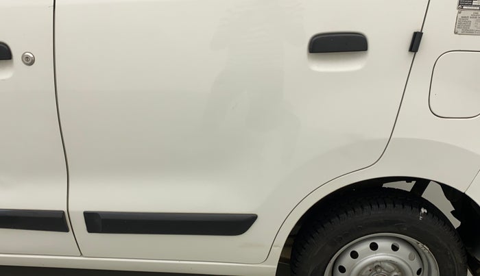 2017 Maruti Wagon R 1.0 LXI CNG (O), CNG, Manual, 40,714 km, Rear left door - Slightly dented