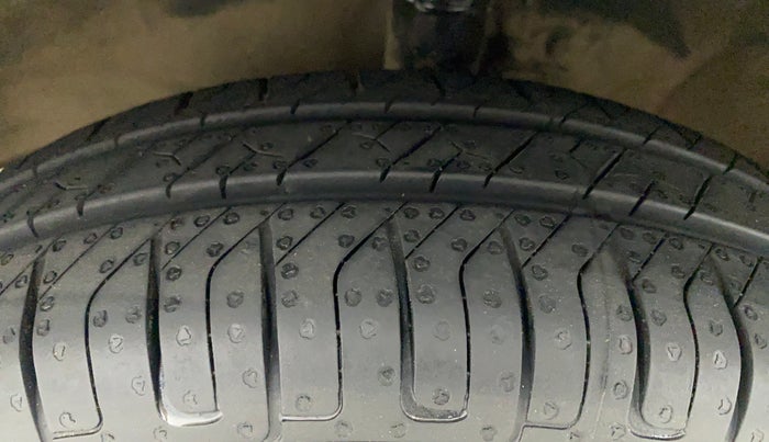 2017 Maruti Wagon R 1.0 LXI CNG (O), CNG, Manual, 40,714 km, Left Front Tyre Tread