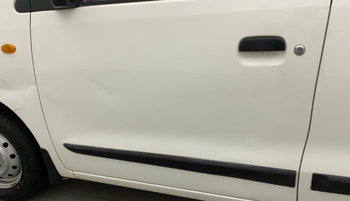 2017 Maruti Wagon R 1.0 LXI CNG (O), CNG, Manual, 40,714 km, Front passenger door - Slightly dented