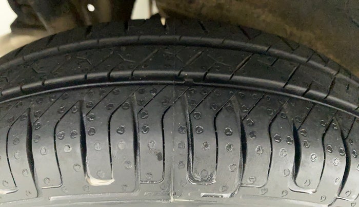 2017 Maruti Wagon R 1.0 LXI CNG (O), CNG, Manual, 40,714 km, Right Rear Tyre Tread