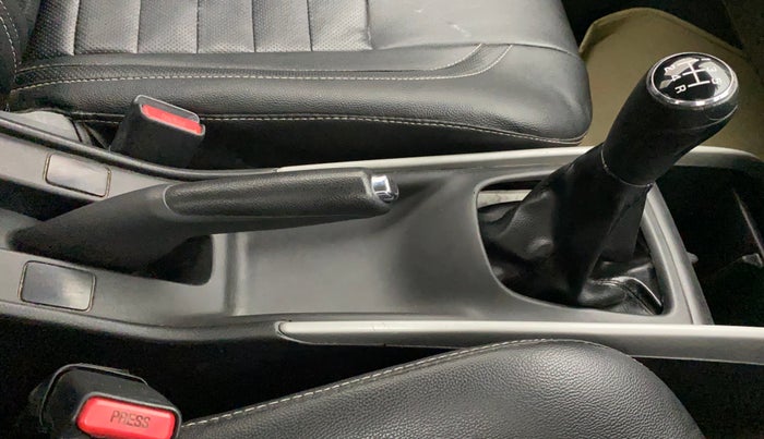 2017 Maruti Baleno DELTA PETROL 1.2, Petrol, Manual, 84,684 km, Gear Lever