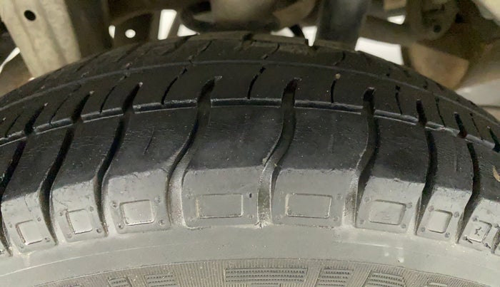 2014 Maruti Alto 800 LXI CNG, CNG, Manual, 1,11,635 km, Right Rear Tyre Tread