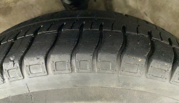 2014 Maruti Alto 800 LXI CNG, CNG, Manual, 1,11,635 km, Left Front Tyre Tread