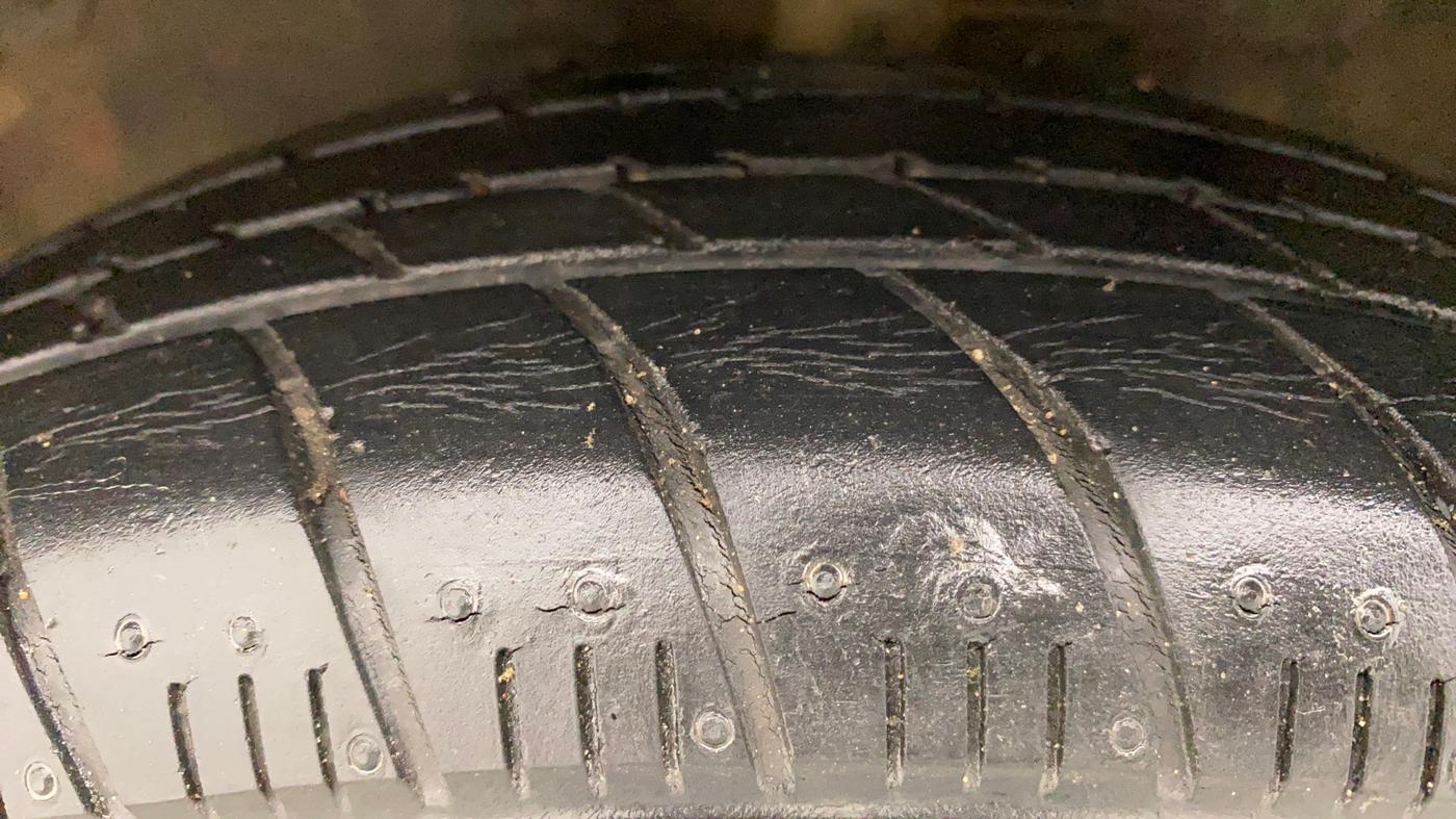 2018 Maruti Celerio ZXI, Petrol, Manual, 32,112 km, Left Front Tyre Tread