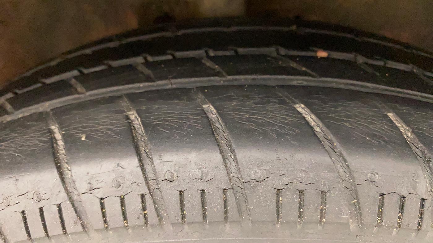 2018 Maruti Celerio ZXI, Petrol, Manual, 32,112 km, Right Front Tyre Tread