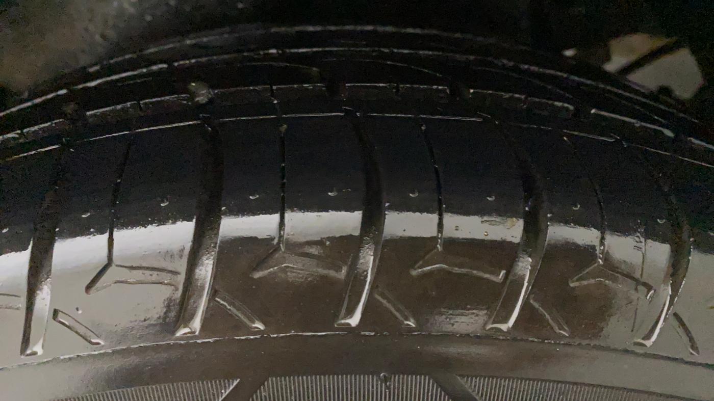 2016 Maruti Swift Dzire VXI AT, Petrol, Automatic, 92,121 km, Left Rear Tyre Tread