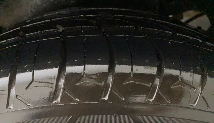 2016 Maruti Swift Dzire VXI AT, Petrol, Automatic, 92,121 km, Left Rear Tyre Tread