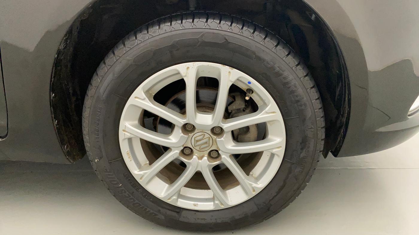 2016 Maruti Swift Dzire VXI AT, Petrol, Automatic, 92,121 km, Right Front Wheel