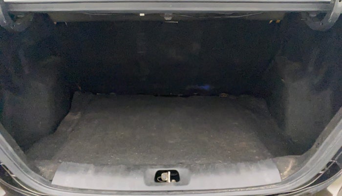 2016 Maruti Swift Dzire VXI AT, Petrol, Automatic, 92,121 km, Boot Inside