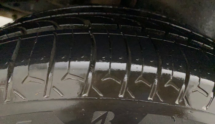 2016 Maruti Swift Dzire VXI AT, Petrol, Automatic, 92,121 km, Right Rear Tyre Tread