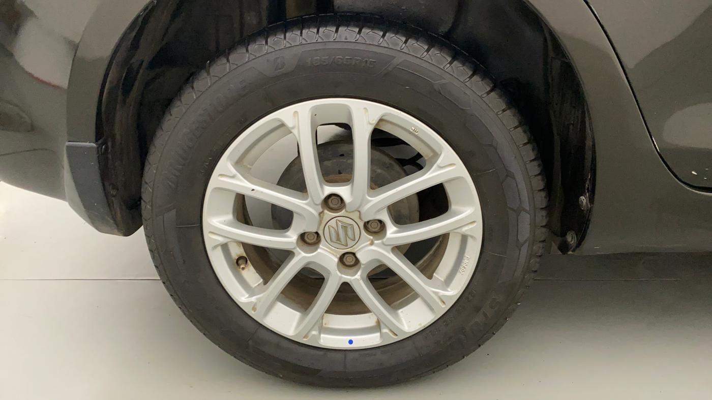 2016 Maruti Swift Dzire VXI AT, Petrol, Automatic, 92,121 km, Right Rear Wheel