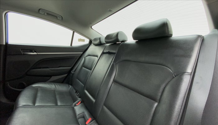 2019 Hyundai New Elantra 2.0 SX (O) AT, Petrol, Automatic, 30,241 km, Right Side Rear Door Cabin