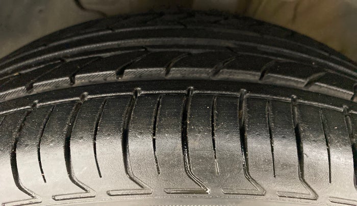 2019 Hyundai New Elantra 2.0 SX (O) AT, Petrol, Automatic, 30,241 km, Left Front Tyre Tread