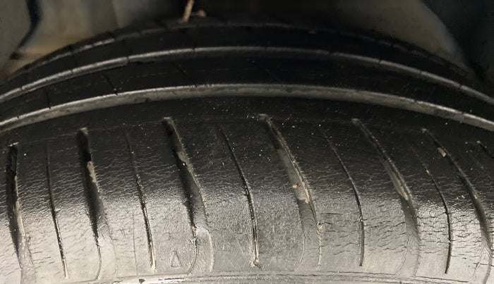 2019 Hyundai New Elantra 2.0 SX (O) AT, Petrol, Automatic, 30,241 km, Right Rear Tyre Tread
