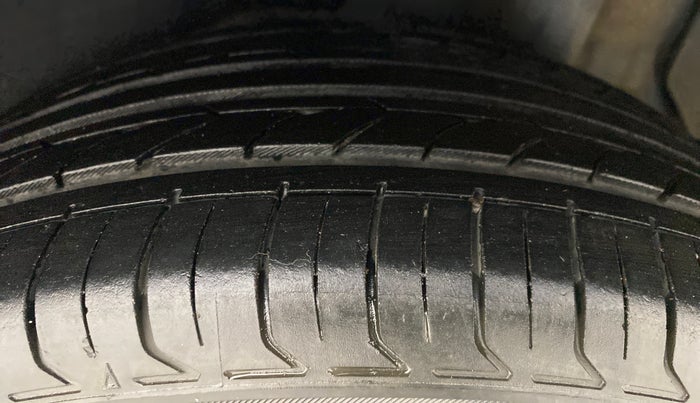 2019 Hyundai New Elantra 2.0 SX (O) AT, Petrol, Automatic, 30,241 km, Left Rear Tyre Tread