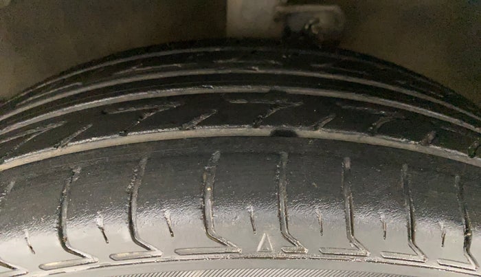 2013 Maruti A Star VXI (ABS) AT, Petrol, Automatic, 67,729 km, Left Front Tyre Tread