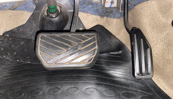 2013 Maruti A Star VXI (ABS) AT, Petrol, Automatic, 67,729 km, Pedals